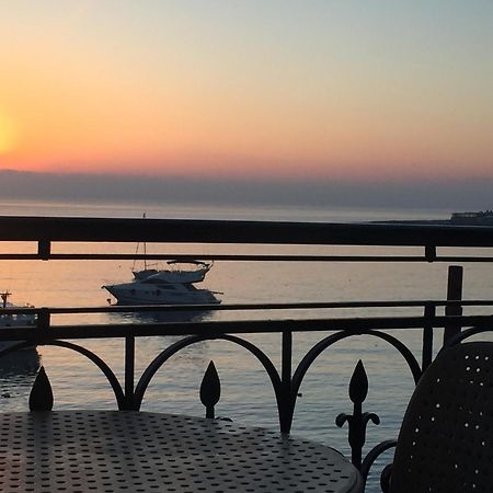 Апартаменты Maltese Balcony Сент Джулианс Экстерьер фото